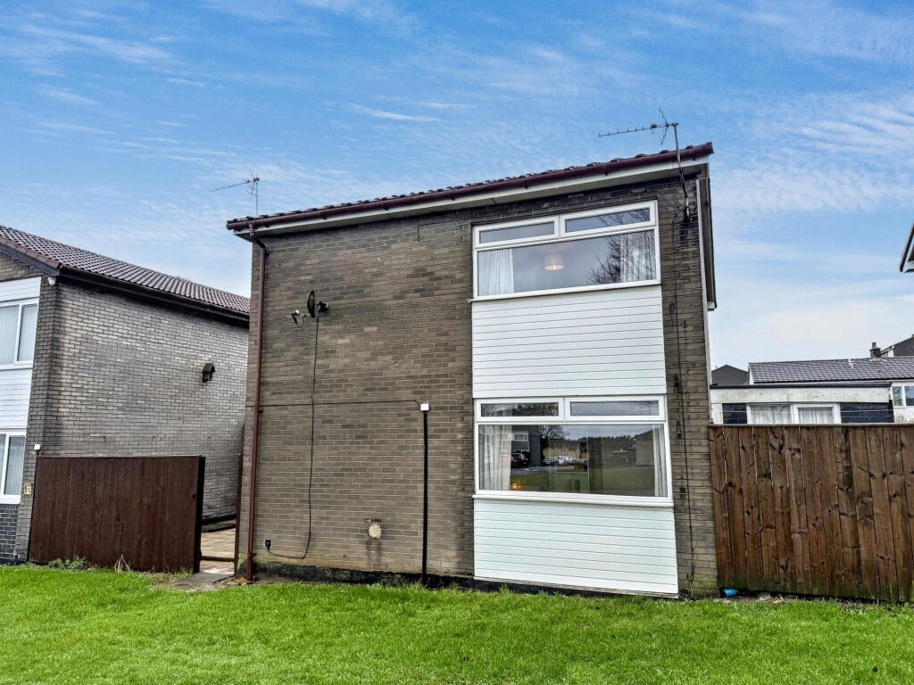 4-bed detached on Skerne Close, Peterlee, Durham, SR8 1HS, £149,950