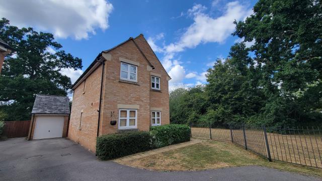 Main image of property: Estella Close, Swindon, SN25