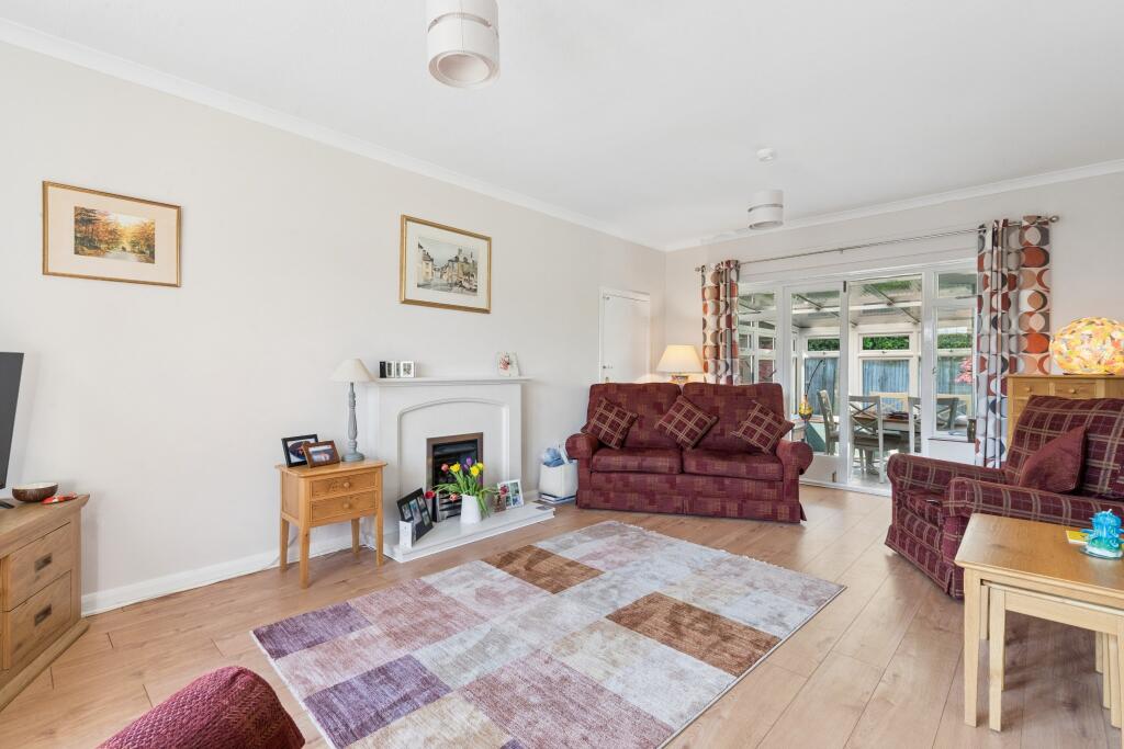 Long Park Close, Chesham Bois, Amersham photo 4