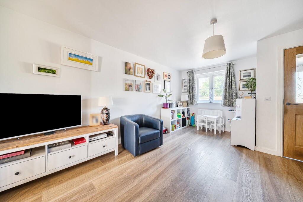 House in Basingstoke and Deane, Hampshire - View 5