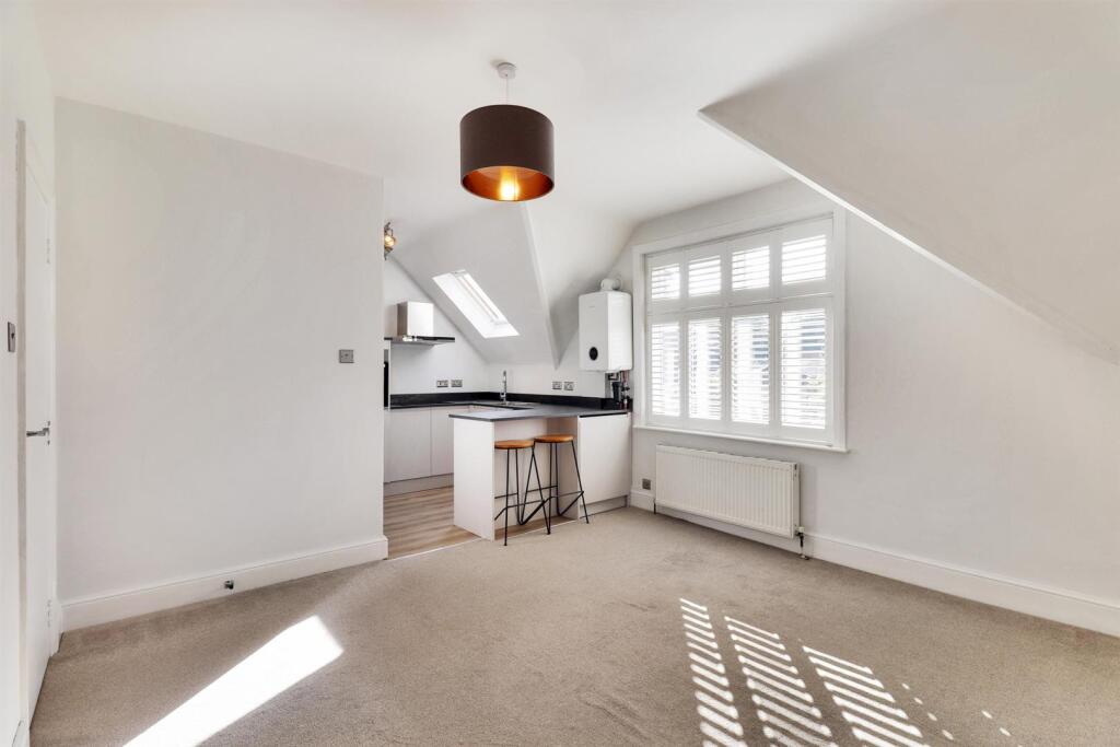 Apartment in Tonbridge - View 2