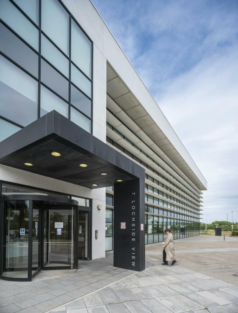 7 Lochside View  Entrance.jpg