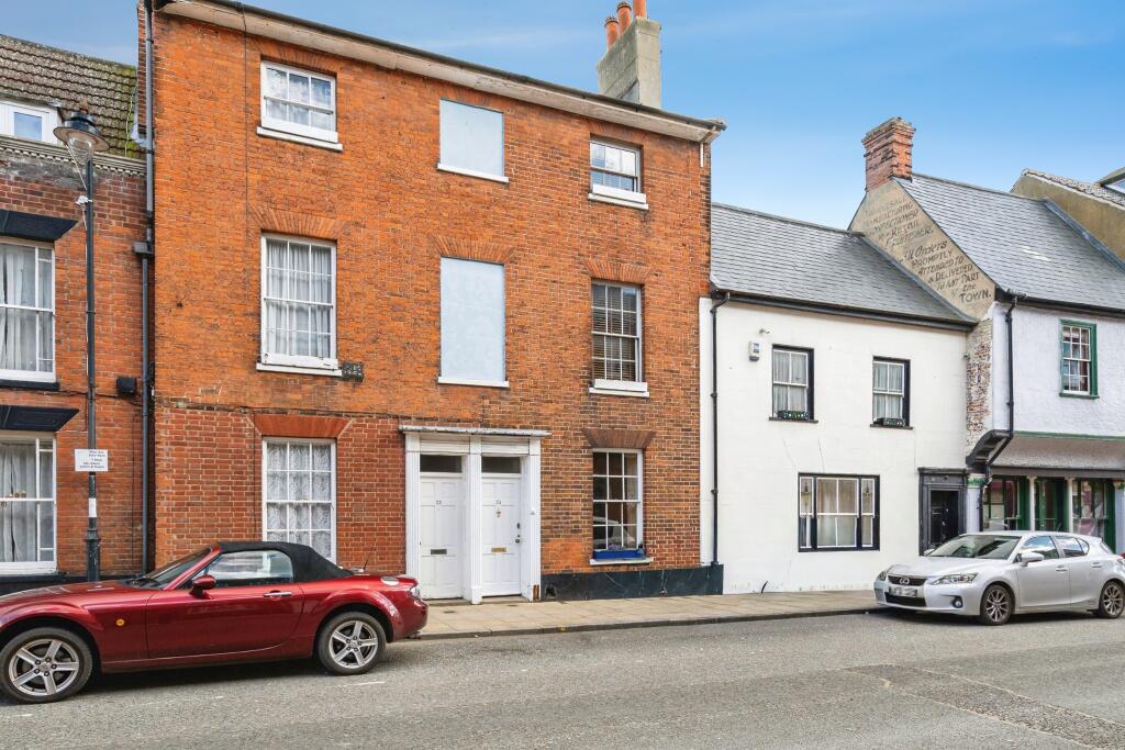 Main image of property: High Street, Lowestoft, NR32