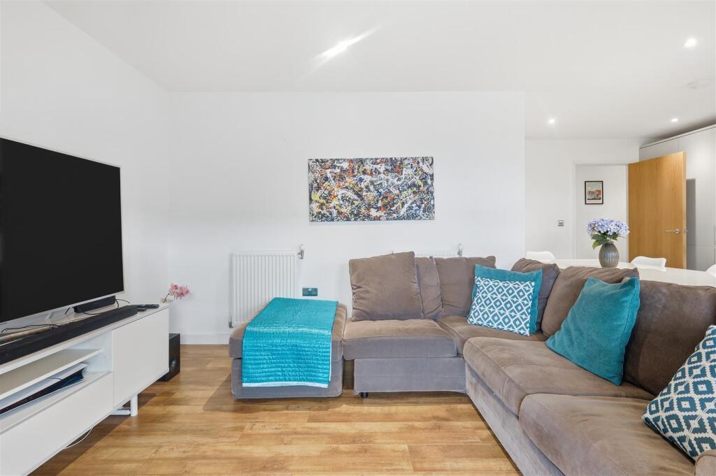 Apartment in London - View 5