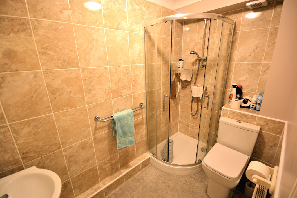 Apartment in Dorset, Hillbourne, Broadstone - More