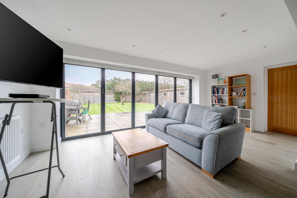 House in Chichester, West Wittering - More