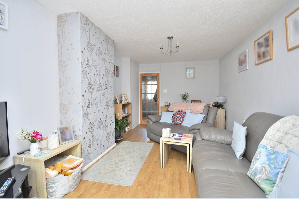 House in Northampton, West Northamptonshire - View 2