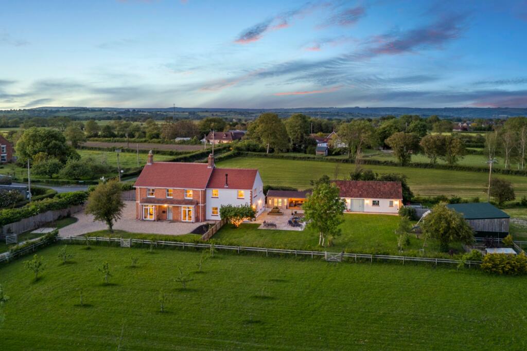 House in Westhay, Meare - View 2