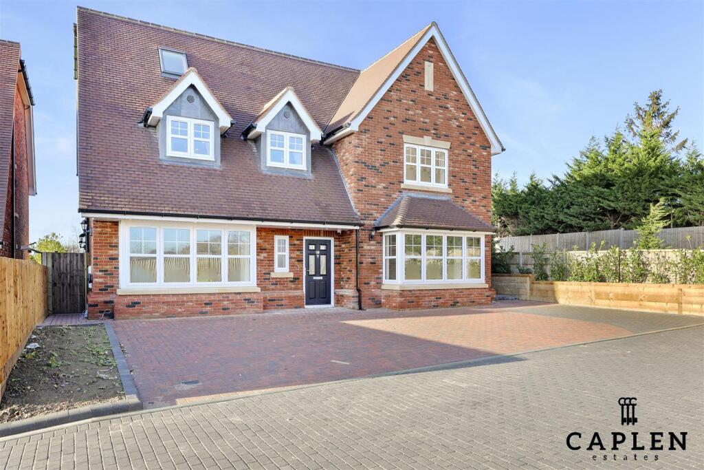 Main image of property: Chatsworth Mews, Stapleford Abbotts