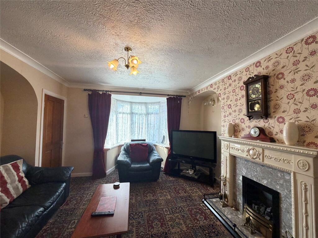 House in Birmingham, West Midlands - More
