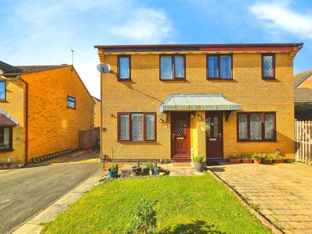 Main image of property: 16 Raglan CloseRushdenNorthants