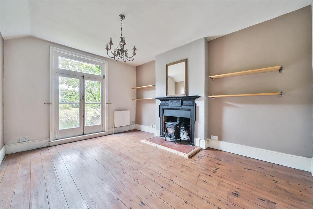 House in Salisbury - View 4