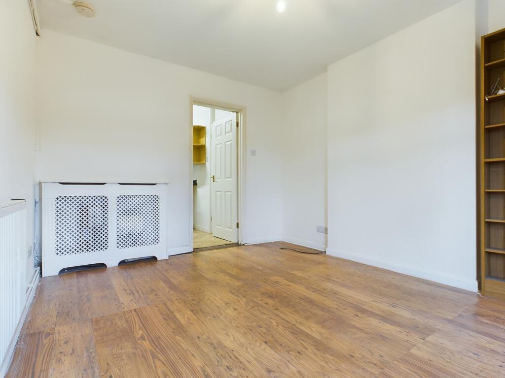 Apartment in Reading - View 3