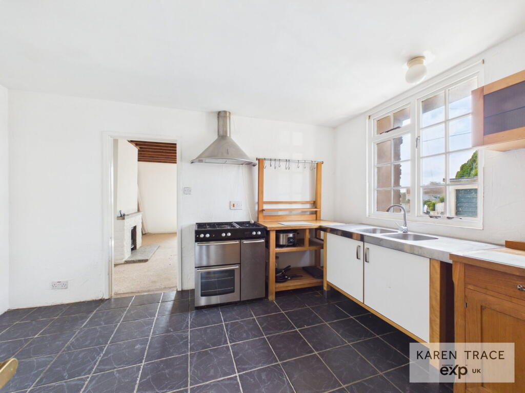 House in Plymouth - View 4