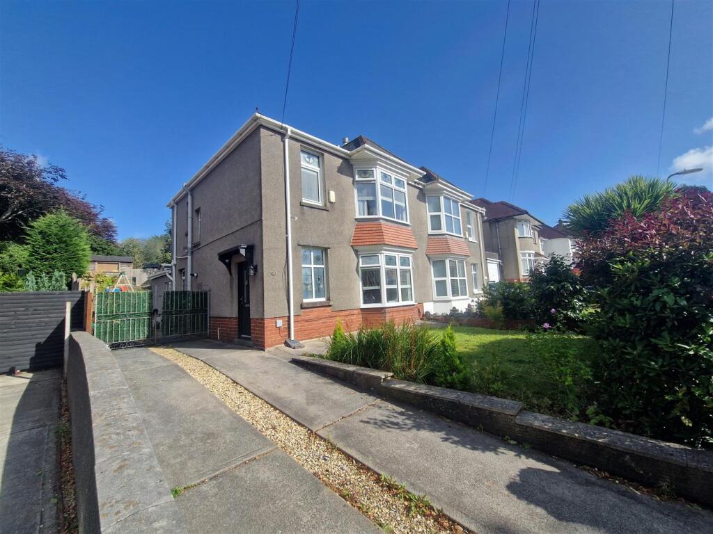 Main image of property: 18 Westernmoor Road, Cimla, Neath SA11 1BQ