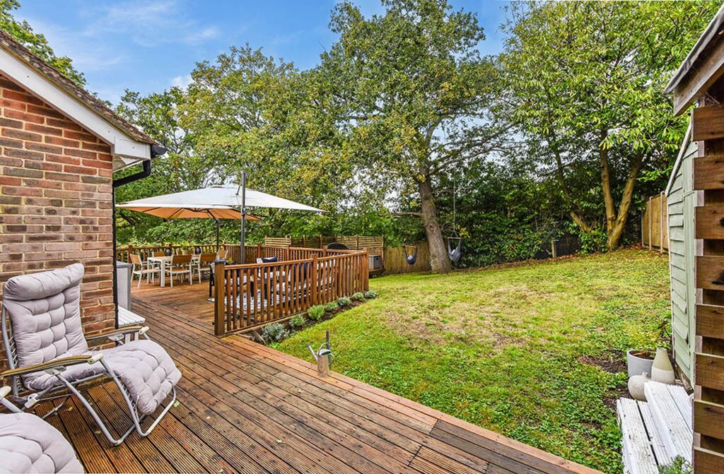 Boundary Acre, Bursledon, SO31 photo 2