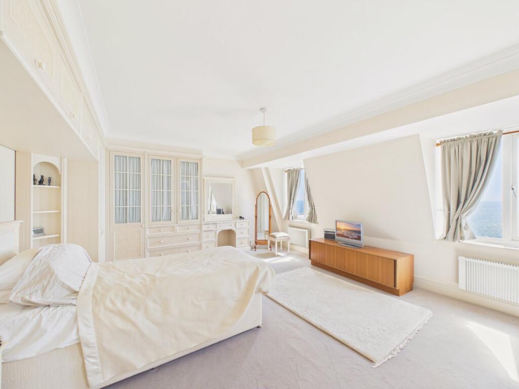 Apartment in Canterbury - More