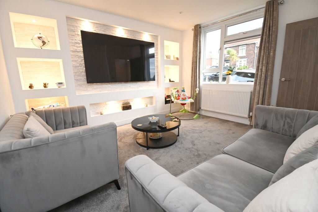 Longsight Road, Mapplewell, Barnsley, S75 6HD photo 3