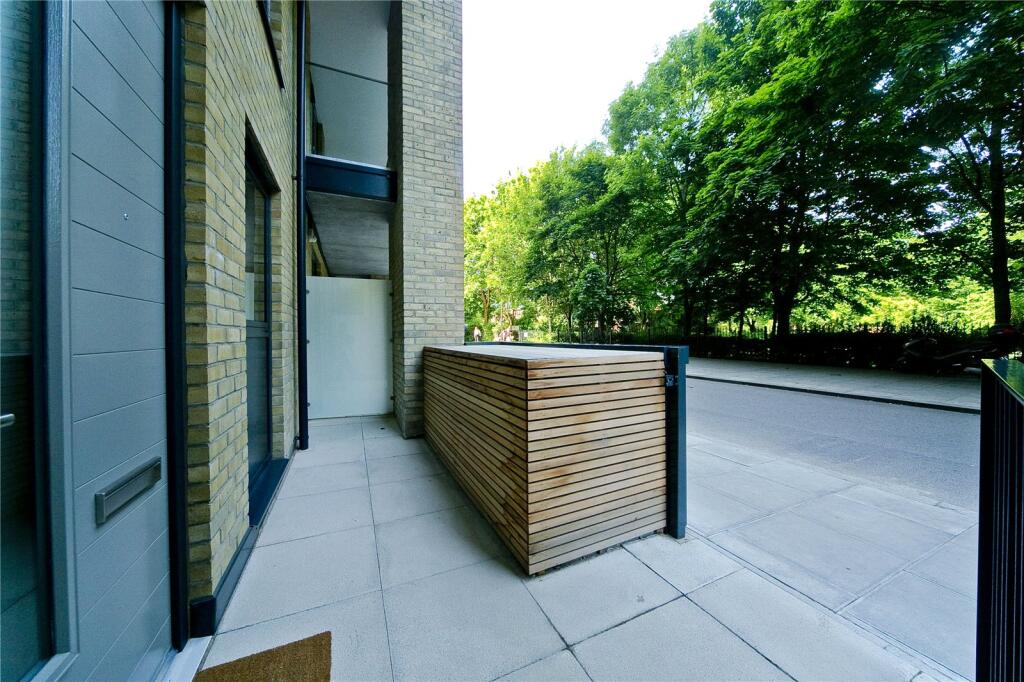 3 bedroom maisonette for rent
