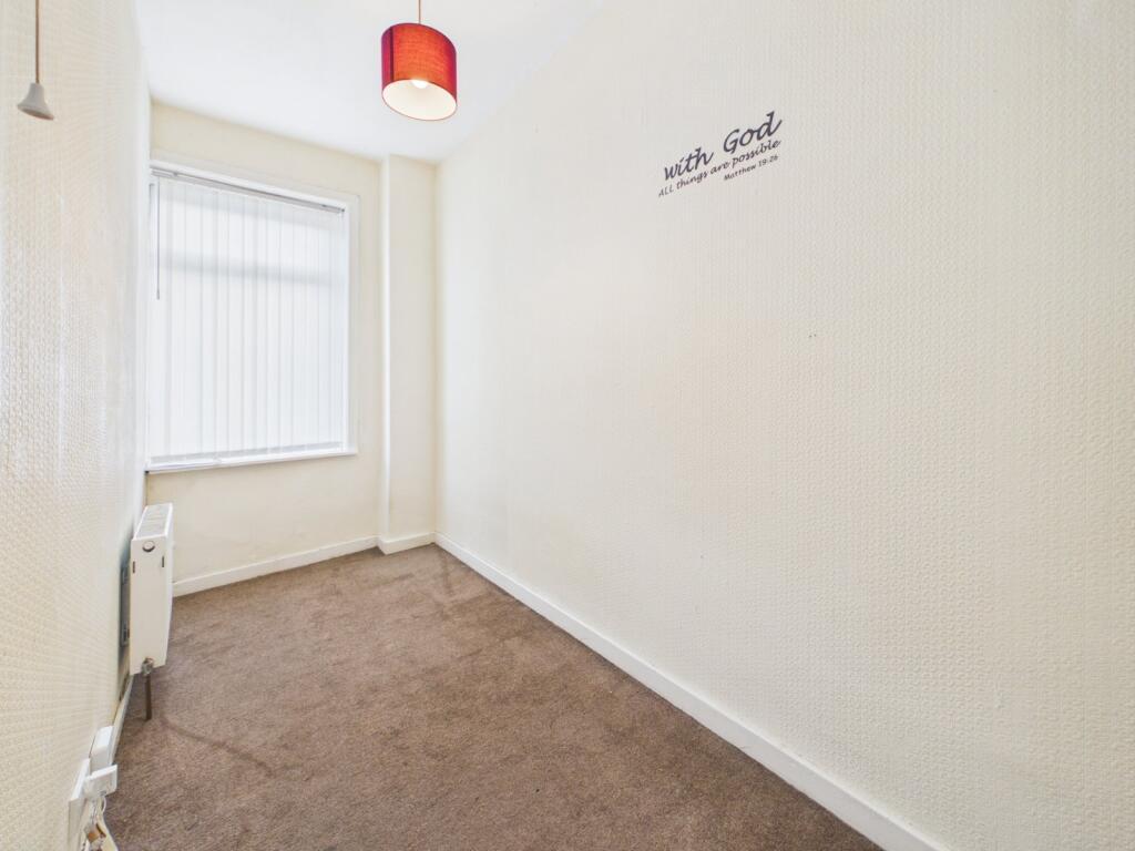 House in Tameside, Greater Manchester - More