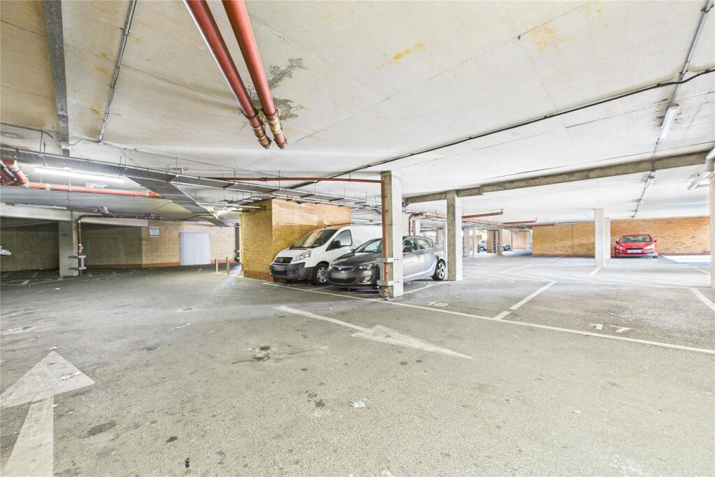 Apartment in Slough - View 4