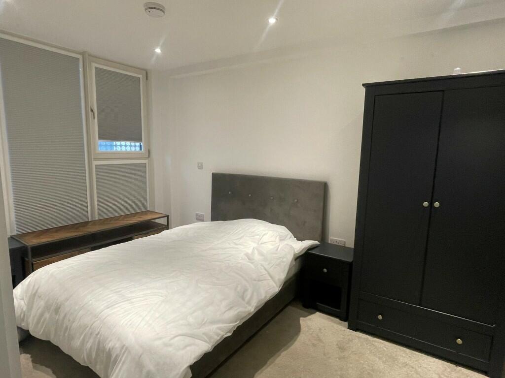 Apartment in Manchester - View 5
