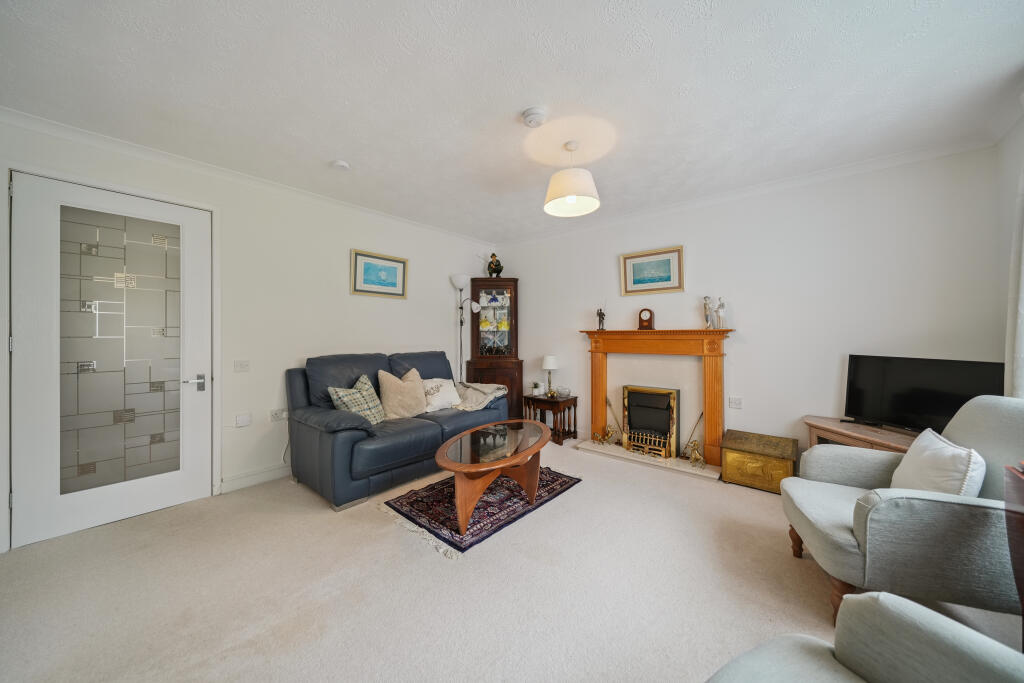 Apartment in Clarkston, Bogton, Netherlee - View 3