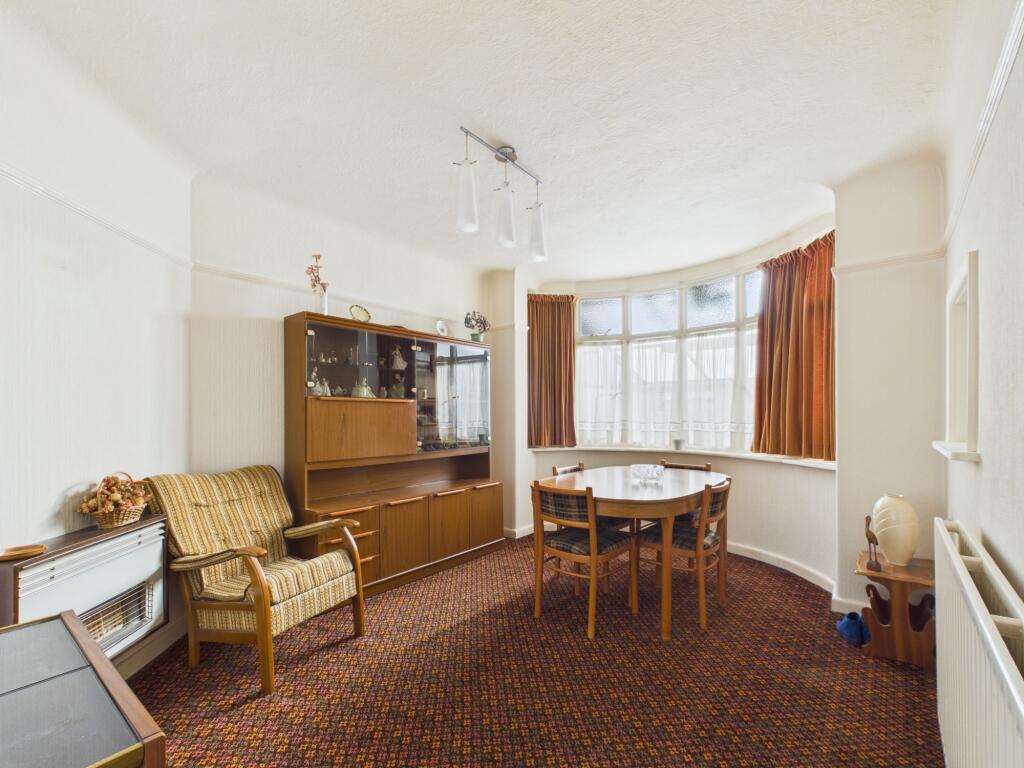 Hawthorn Crescent, Cosham, Portsmouth, PO6 photo 4