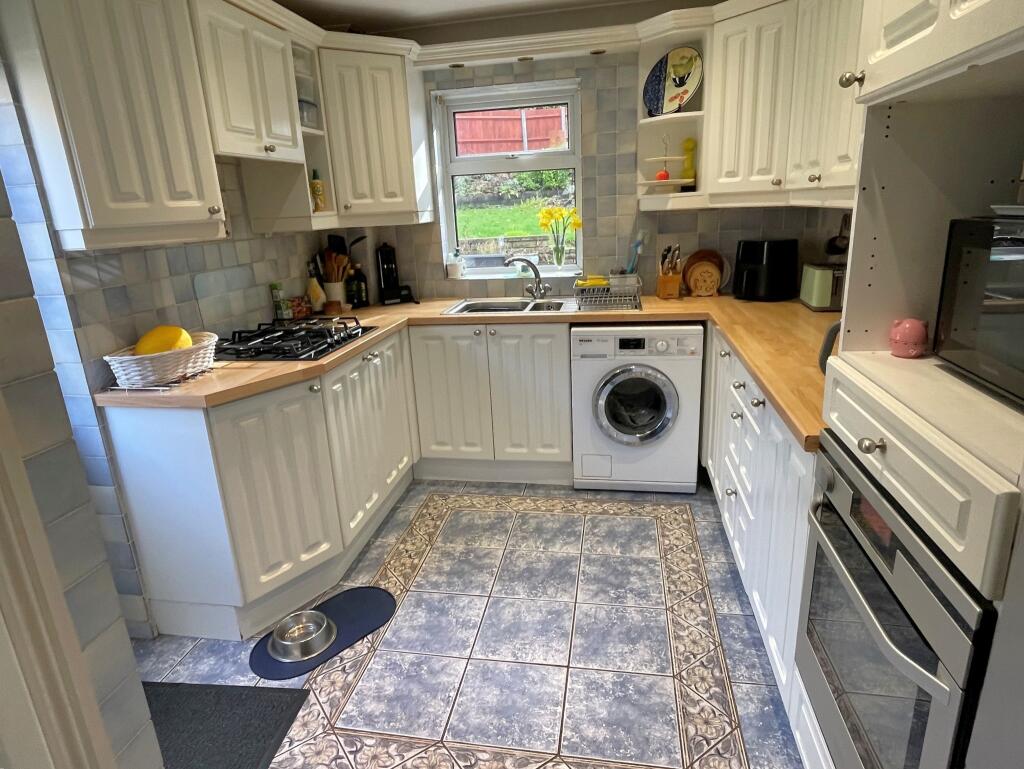Fairview Close, Hythe photo 2