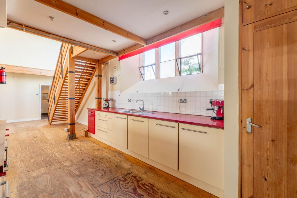 House in St Florence, St. Florence - View 4