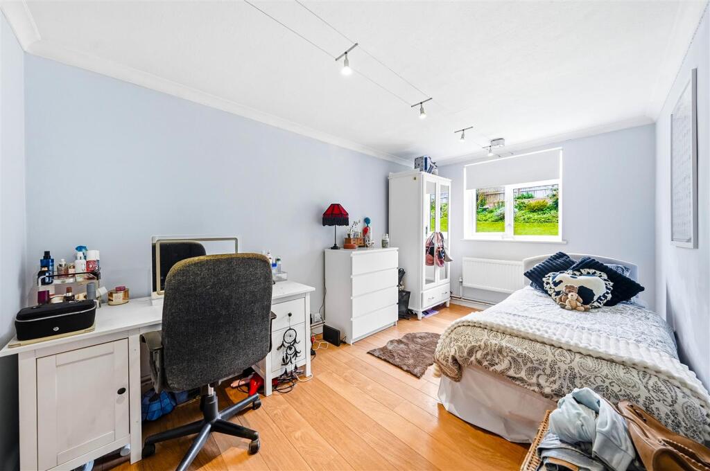 Apartment in Dartford, Wilmington - View 3
