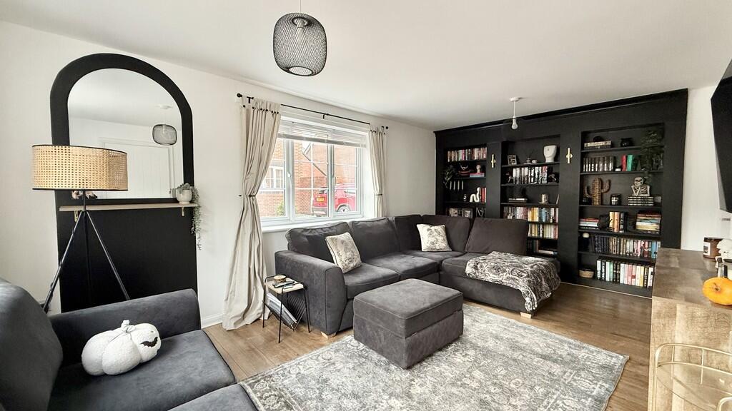 Callum Way, Westbury photo 4