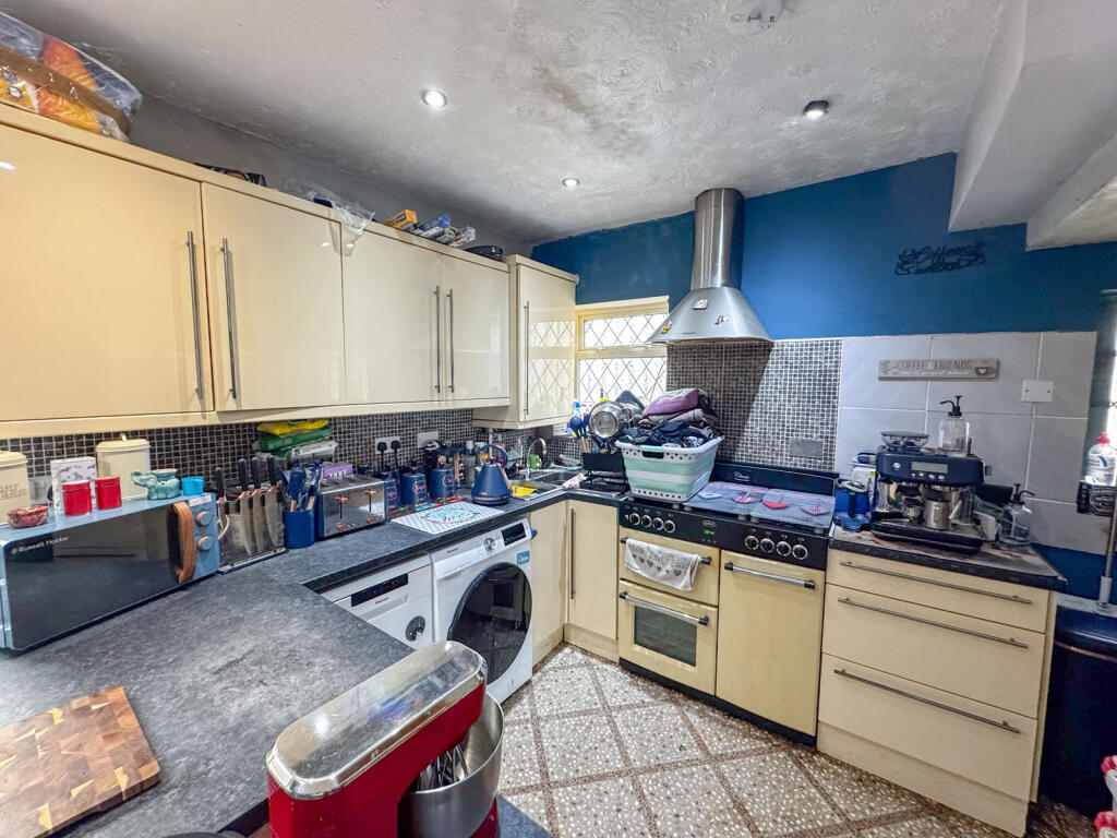 House in Bradford, West Yorkshire - View 5