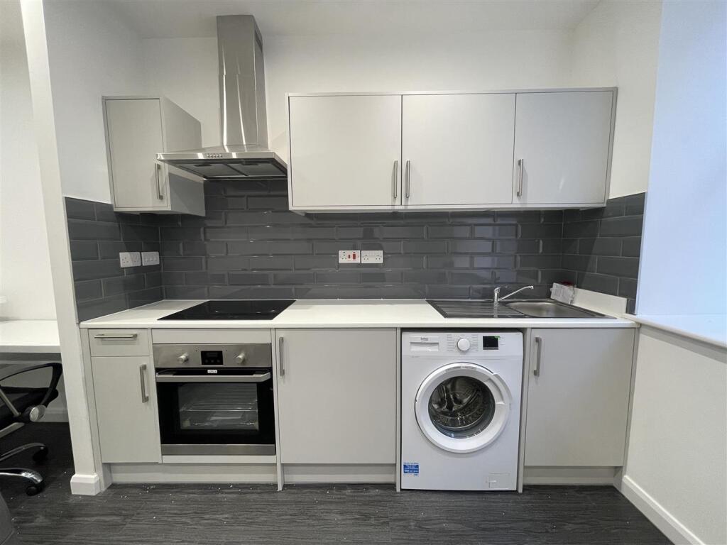 Additional image 3 of Spectrum House, East Parade, Bradford