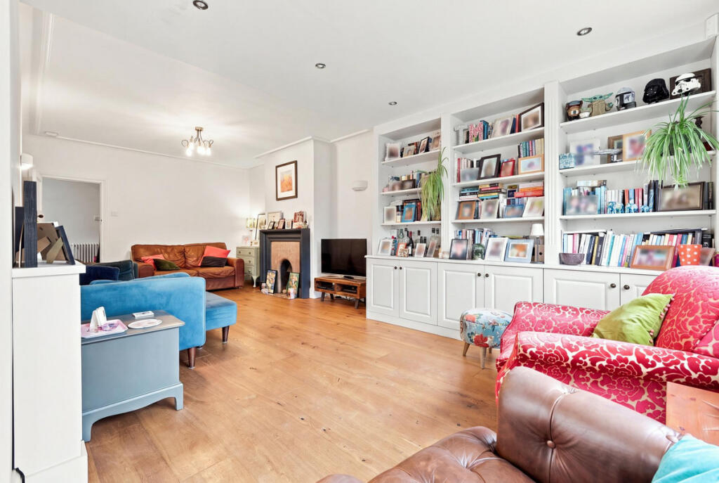 House in Southend-on-Sea - View 4