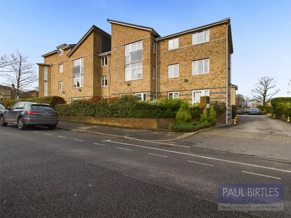 1-bed house on Speakman Court, Hazel Road, Altrincham, WA14, £135,000