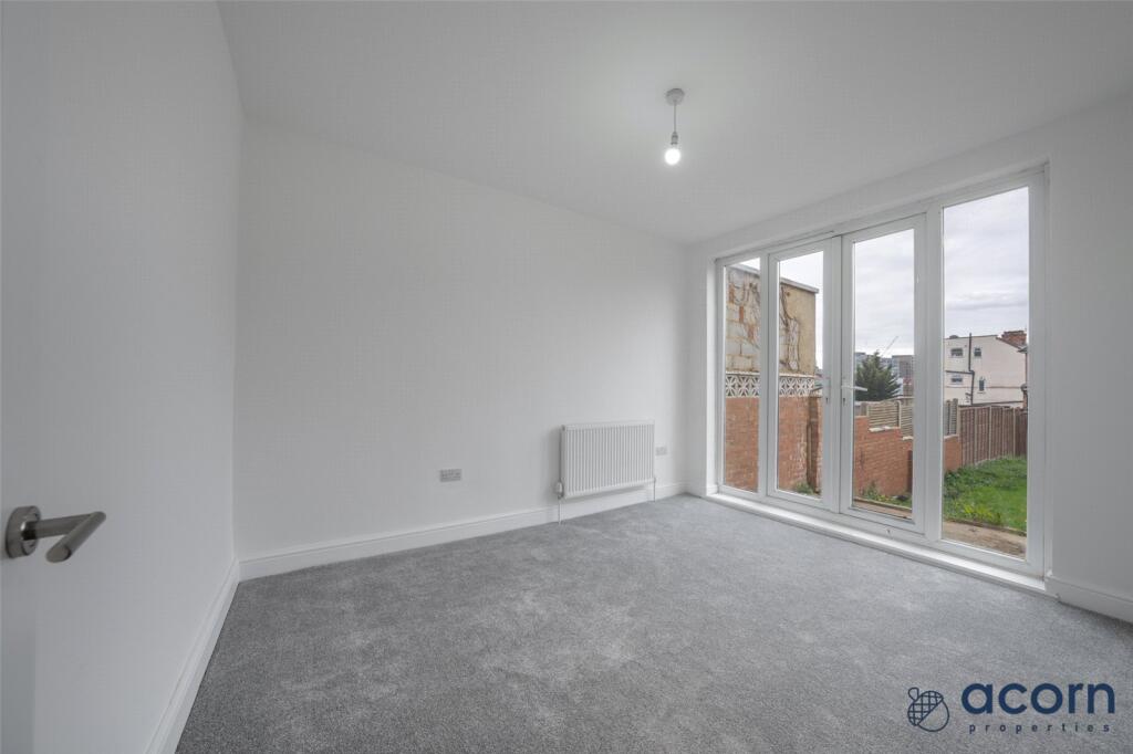 House in London, Kingsbury - View 3