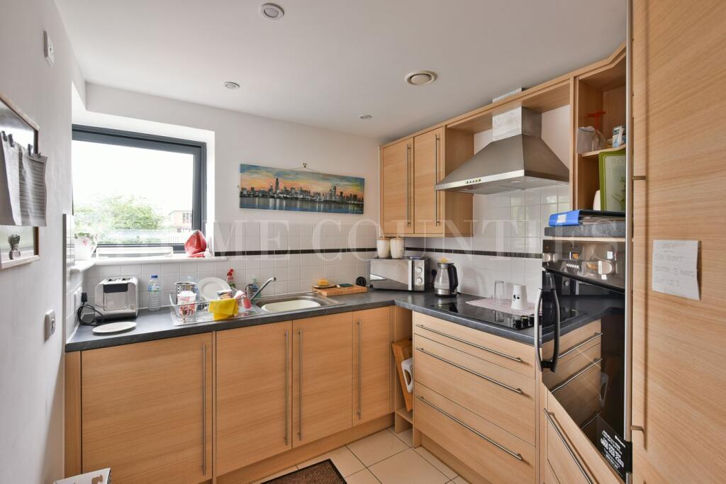 Apartment in Enfield - View 5