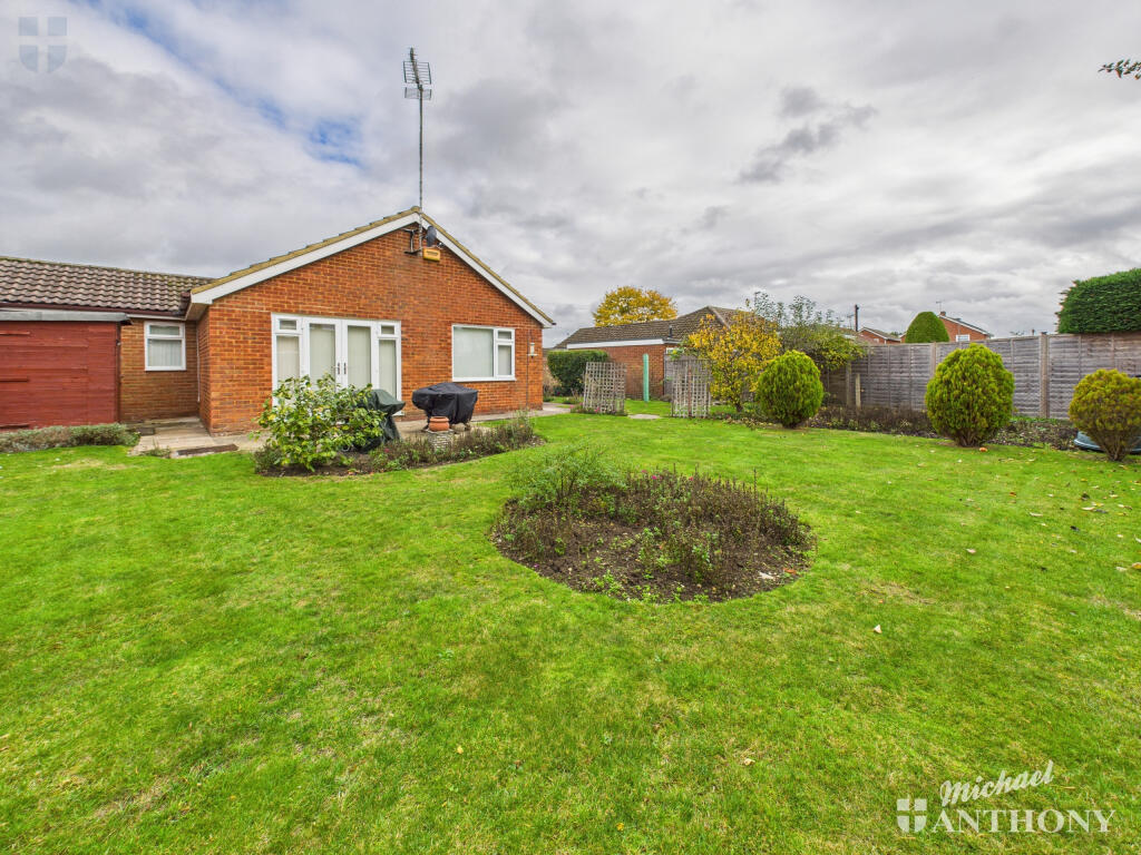 Corfe Close, Aylesbury photo 4