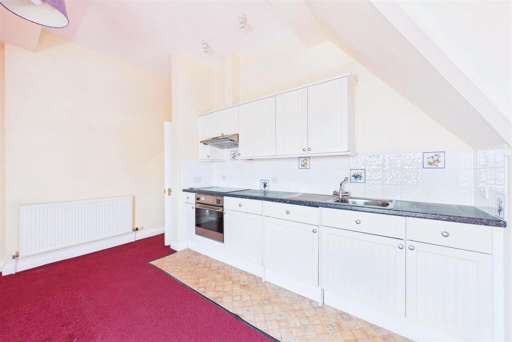 Apartment in Clevedon, Walton Park - View 4