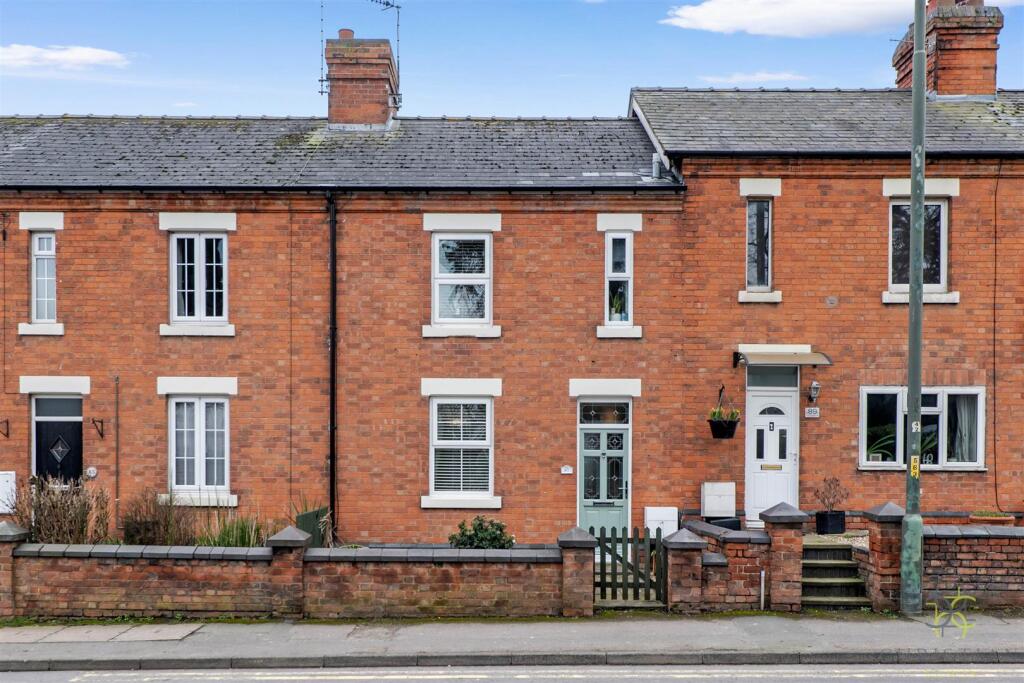 3-bed terraced on Pershore Road, Evesham, £275,000