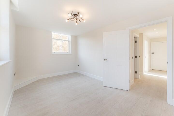 Park Street, Hatfield, AL9 - View 3