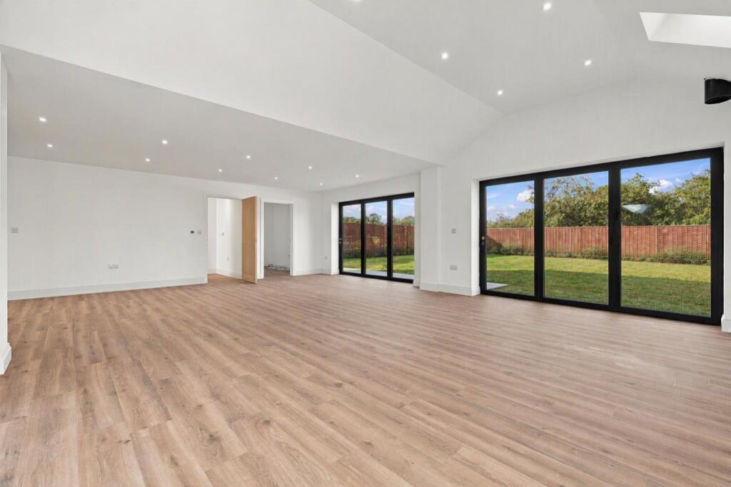 House in Colchester, Langenhoe - More