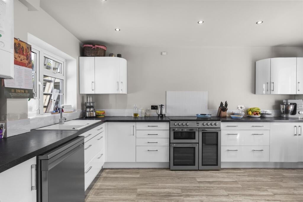 Primley Lane, Sheering, Bishop's Stortford, Essex, CM22 photo 4