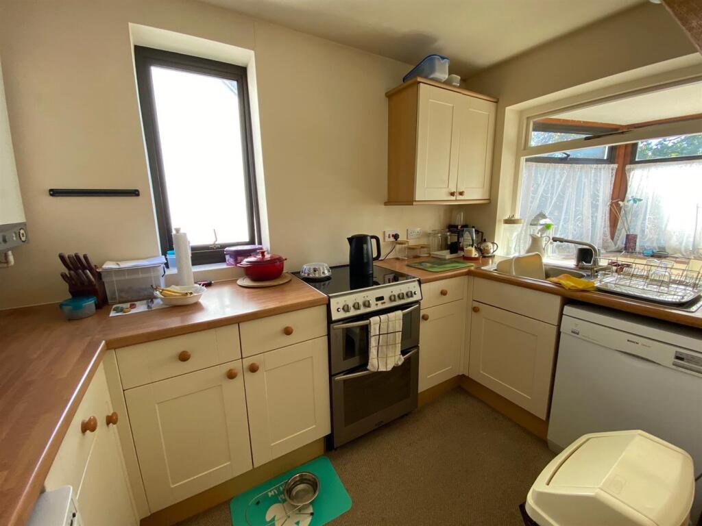 Pickersleigh Road, Malvern - View 3