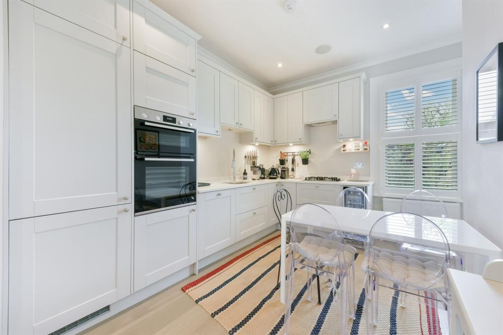 3 bedroom maisonette for rent