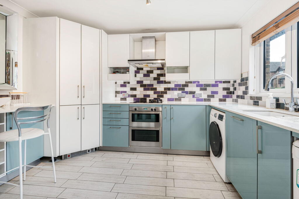 Oakham Drive, Bromley, BR2 - View 3