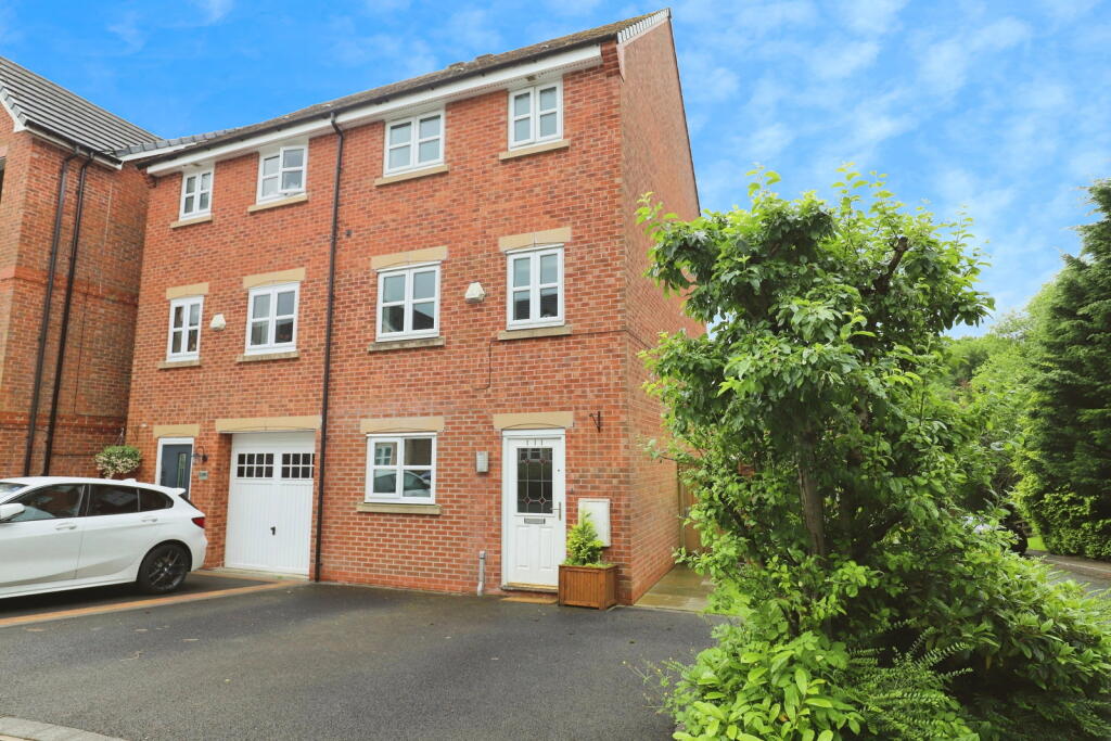 Kingsbury Close, Bury