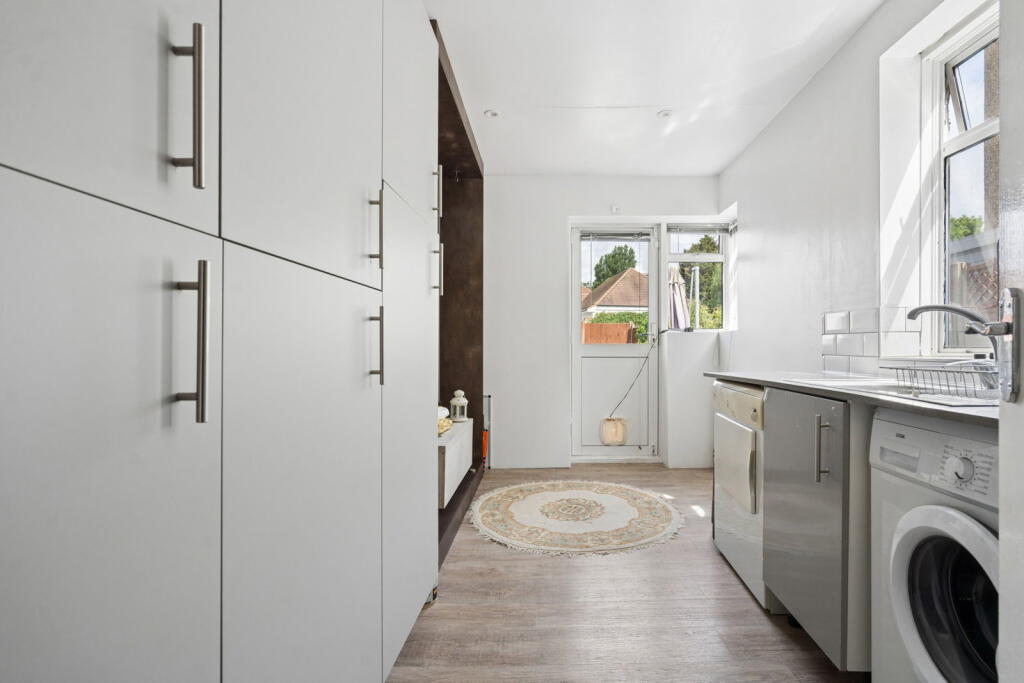 House in Harrow - View 5
