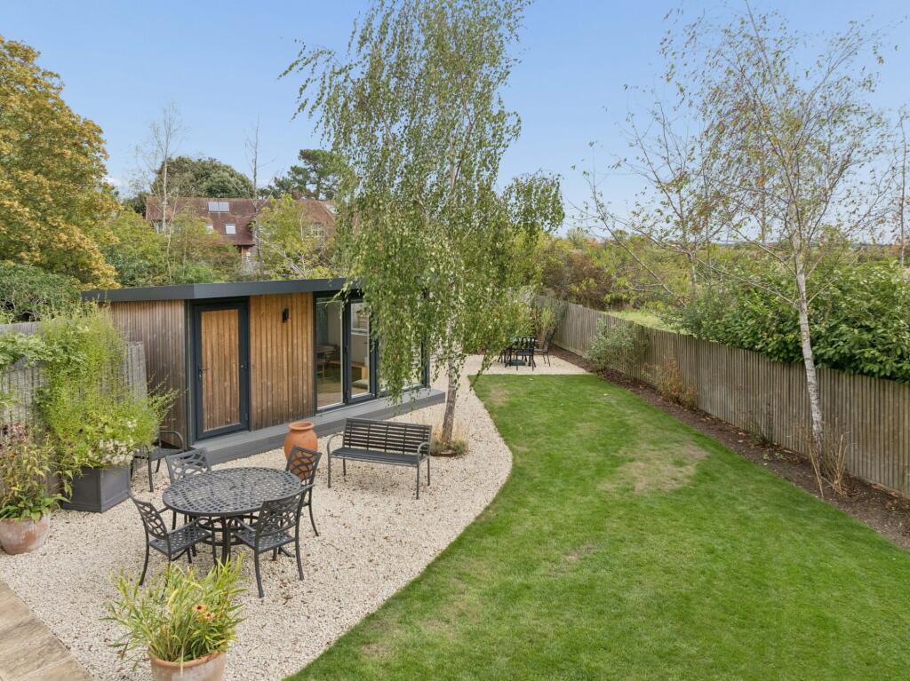 House in Oakley - More